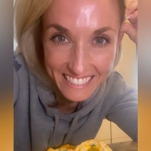 Meet your Posher, Elise